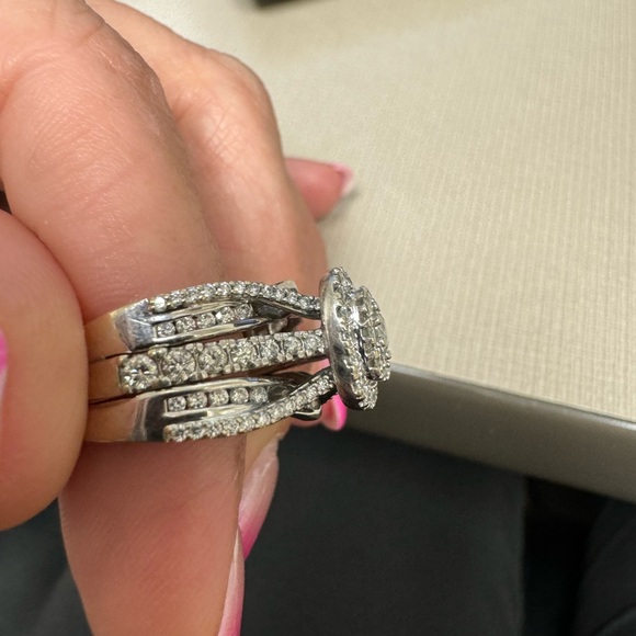 Wedding ring and jacket - Picture 3 of 6